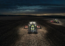 Traktory z napędem 4WD Claas Axion 830 Cmatic