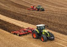 Traktory z napędem 4WD Claas Axion 960 