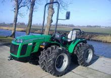 Traktory z napędem 4WD Ferrari Cobram 55 RS
