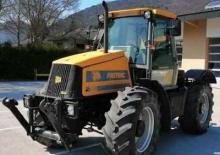 Traktory z napędem 4WD JCB Fastrac 130 T 65