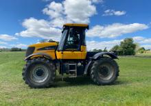 Traktory z napędem 4WD JCB Fastrac 3190-65 ST A