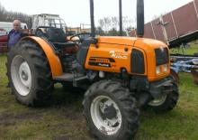 Traktory z napędem 4WD Renault Fructus 140 - 4