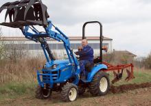 Traktory z napędem 4WD LS J27 HST