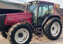Traktory z napędem 4WD Valtra Mega 8150