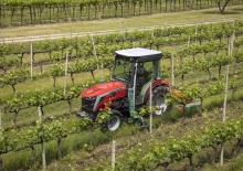 Traktory z napędem 4WD Massey Ferguson MF 3VI.95 