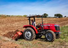 Traktory z napędem 4WD Massey Ferguson MF 4305