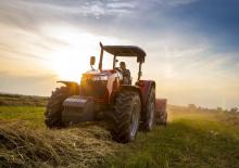 Traktory z napędem 4WD Massey Ferguson MF 5709ES