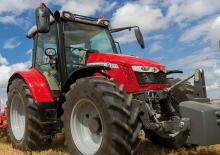 Traktory z napędem 4WD Massey Ferguson MF 5713 S
