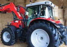 Traktory z napędem 4WD Massey Ferguson MF 6614S DVT