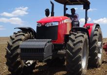 Traktory z napędem 4WD Massey Ferguson MF 6711 