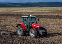 Traktory z napędem 4WD Massey Ferguson MF 6714R