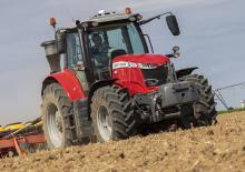 Traktory z napędem 4WD Massey Ferguson MF 7715 S