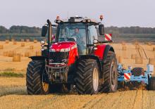 Traktory z napędem 4WD Massey Ferguson MF 8737 S