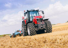 Traktory z napędem 4WD Massey Ferguson MF 8740 S 