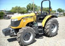 Traktory z napędem 4WD Challenger MT325B