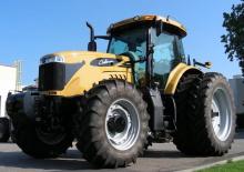 Traktory z napędem 4WD Challenger MT575D