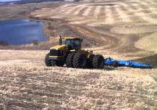Traktory z napędem 4WD Challenger MT975E