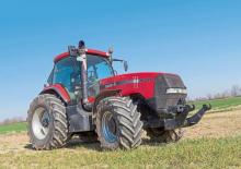 Traktory z napędem 4WD Case IH MX 240 Basis