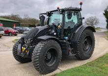 Traktory z napędem 4WD Valtra N135D