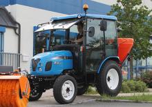Traktory z napędem 4WD LS R50 HST
