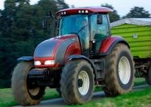 Traktory z napędem 4WD Valtra S 230 IC