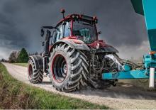 Traktory z napędem 4WD Valtra T214A