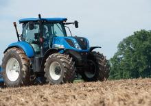 Traktory z napędem 4WD New Holland T7.175 Classic