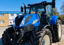 Traktory z napędem 4WD New Holland T7.210 Classic