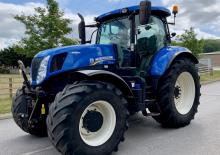 Traktory z napędem 4WD New Holland T7.235 Classic