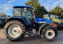 Traktory z napędem 4WD New Holland TM 120 (380)