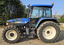 Traktory z napędem 4WD New Holland TM 140 (381)