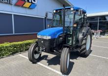 Traktory z napędem 4WD New Holland TN 55 D (321)