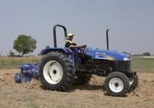 Traktory z napędem 4WD New Holland TT75