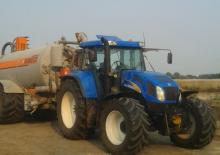 Traktory z napędem 4WD New Holland TVT 155 (100)