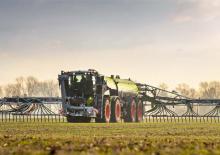 Traktory z napędem 4WD Claas Xerion 4200 Saddle Trac 
