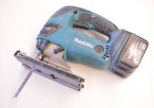 Ukośnice akumulatorowe Makita BJV140