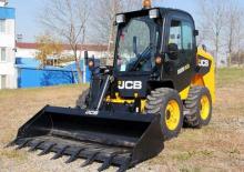 Ładowarki o sterowaniu burtowym JCB 225