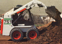 Ładowarki o sterowaniu burtowym Bobcat 751