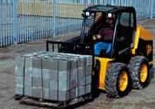 Ładowarki o sterowaniu burtowym JCB Robot 185