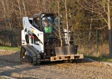 Ładowarki o sterowaniu burtowym Bobcat T590