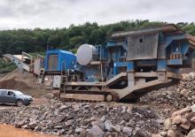 Urządzenia do recyklingu gruzu budowlanego Sandvik Rock Processing Crawlmaster CM 1208