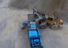 Urządzenia do recyklingu gruzu budowlanego Powerscreen Trackpactor 428