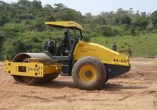 Pojedyncze walce drogowe Bomag BW 213 D-40
