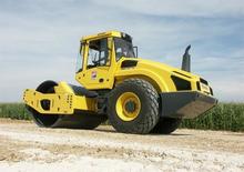 Pojedyncze walce drogowe Bomag BW 213 DH-4