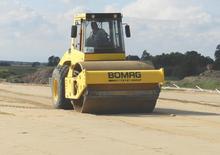 Pojedyncze walce drogowe Bomag BW 214 D-4