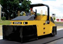 Walce na gumowych kołach Caterpillar PS 360C