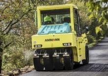 Walce na gumowych kołach Ammann AP 240 T4