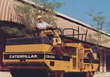 Walce wibracyjne tandemowe Caterpillar CB-534