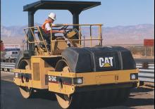 Walce wibracyjne tandemowe Caterpillar CB-534C
