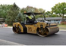 Walce wibracyjne tandemowe Caterpillar CB15